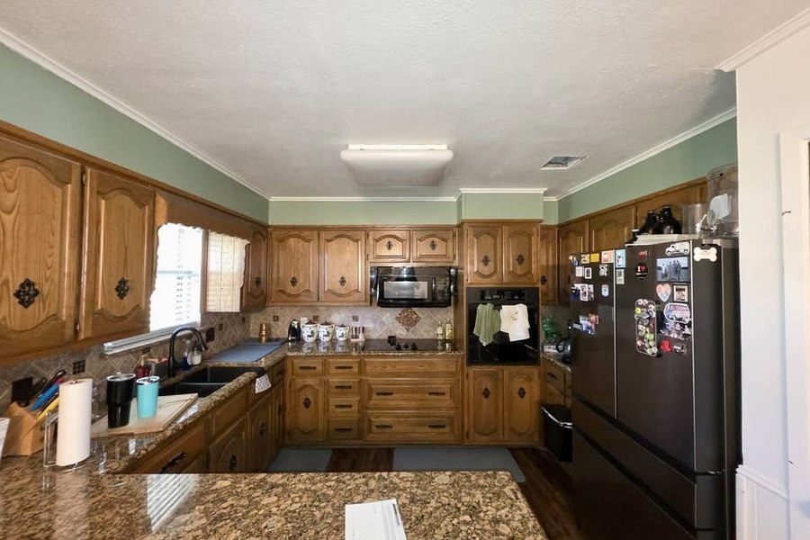 Kitchen before remodel